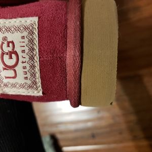 New ugg cardi boots size 7 raspberry color